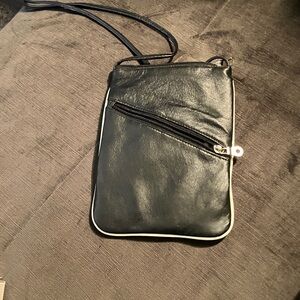 Wilsons Leather Black streamlined Crossbody bag